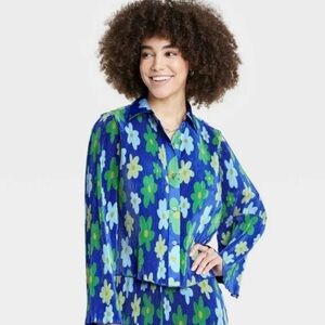 NEW Samantha Black Floral Crinkle Top